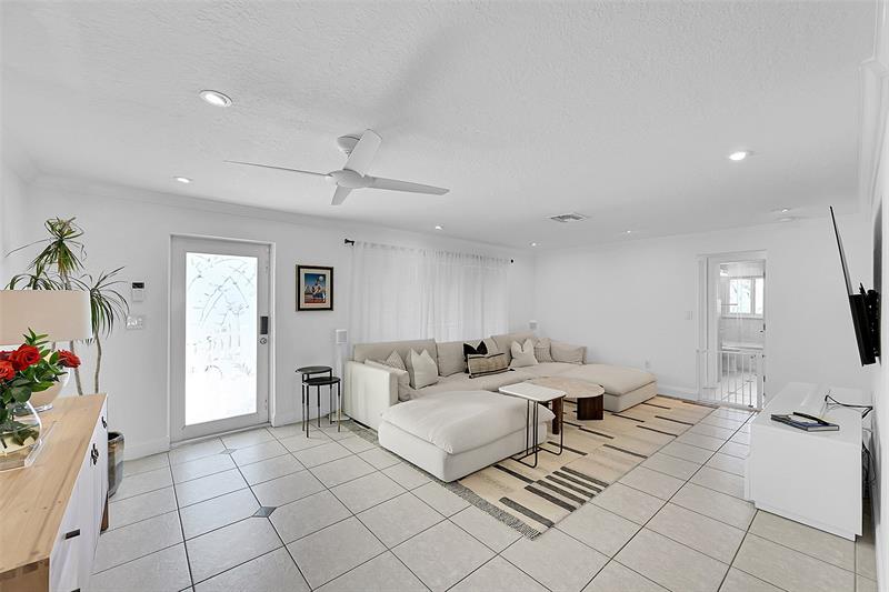 Image 7 of 47 For 281 18th Ct  