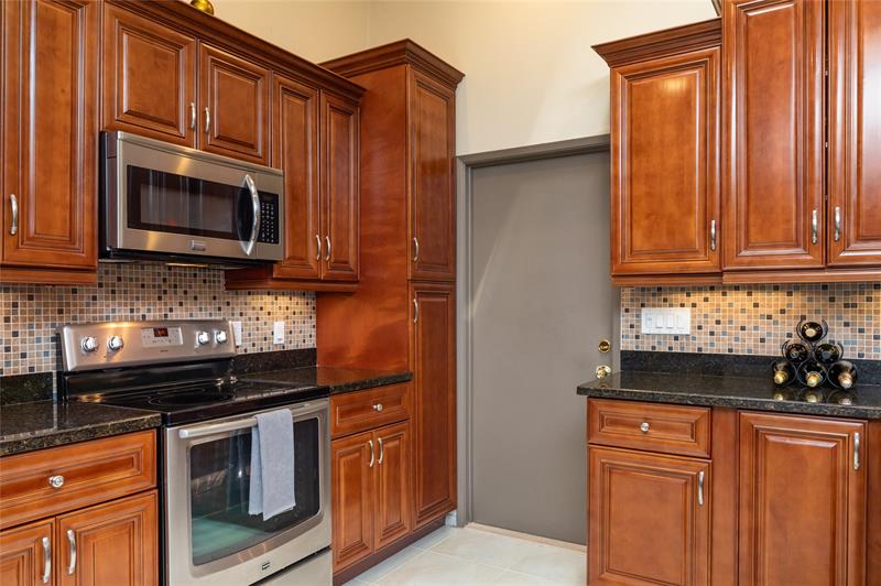 Image 10 of 27 For 21011 Windemere Ln