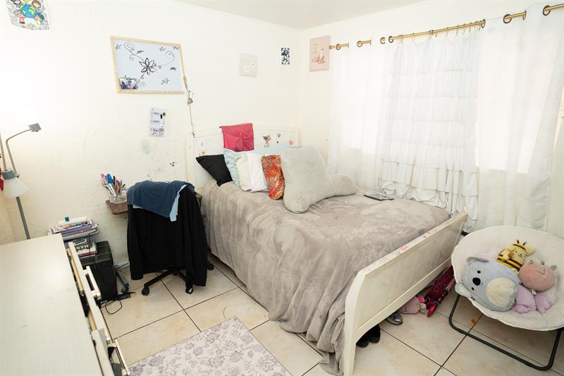 Image 20 of 25 For 3110 Pine Island Rd  304