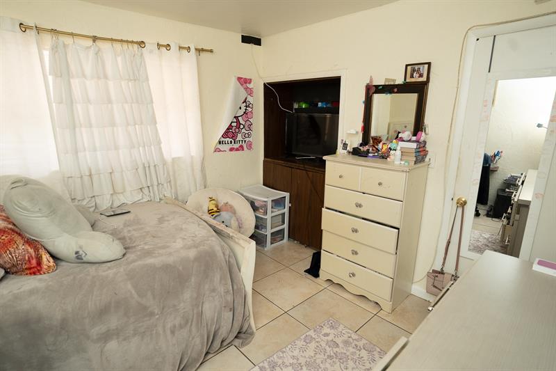 Image 21 of 25 For 3110 Pine Island Rd  304