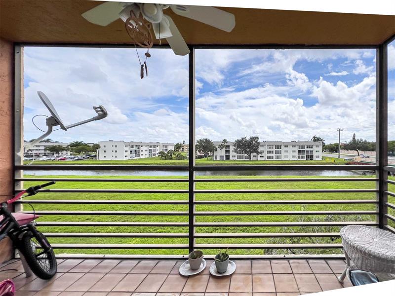 Image 23 of 25 For 3110 Pine Island Rd  304