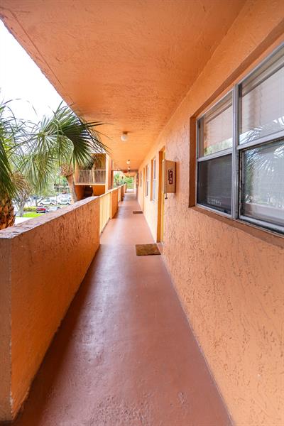 Image 8 of 25 For 3110 Pine Island Rd  304