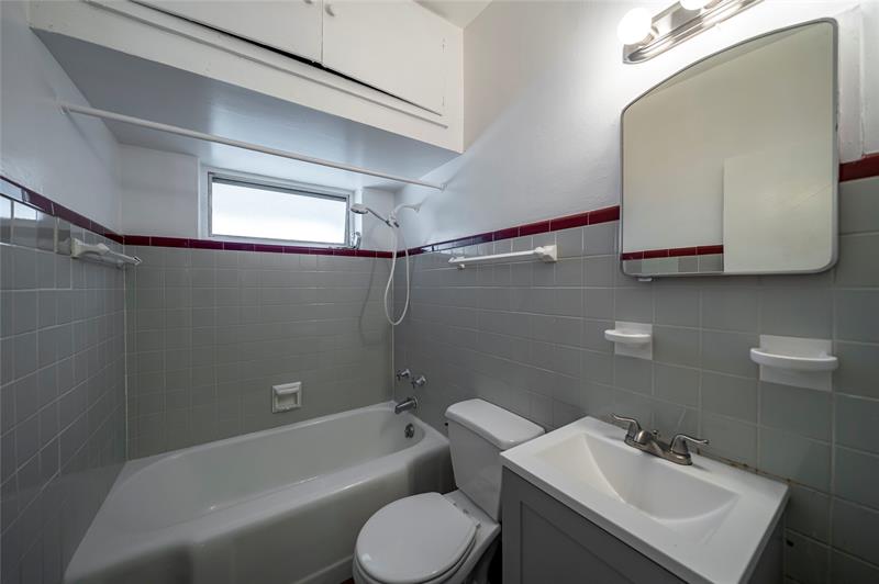 Image 12 of 13 For 115 4th St  4