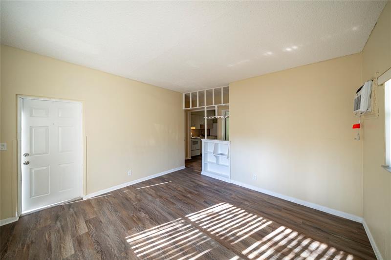 Image 7 of 13 For 115 4th St  4