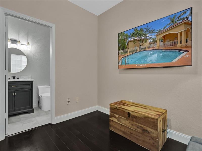 Image 23 of 26 For 7917 Tuscany Ct