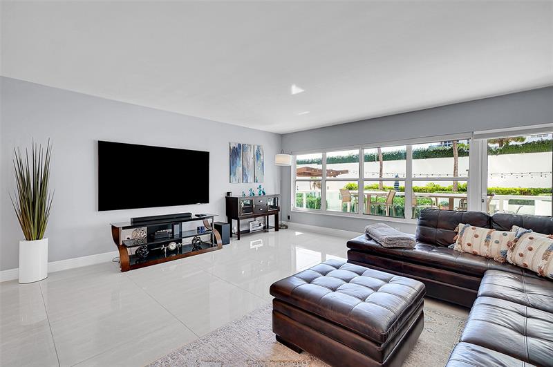 Image 10 of 40 For 3550 Galt Ocean Dr  102