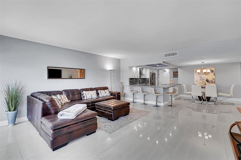 Image 11 of 40 For 3550 Galt Ocean Dr  102