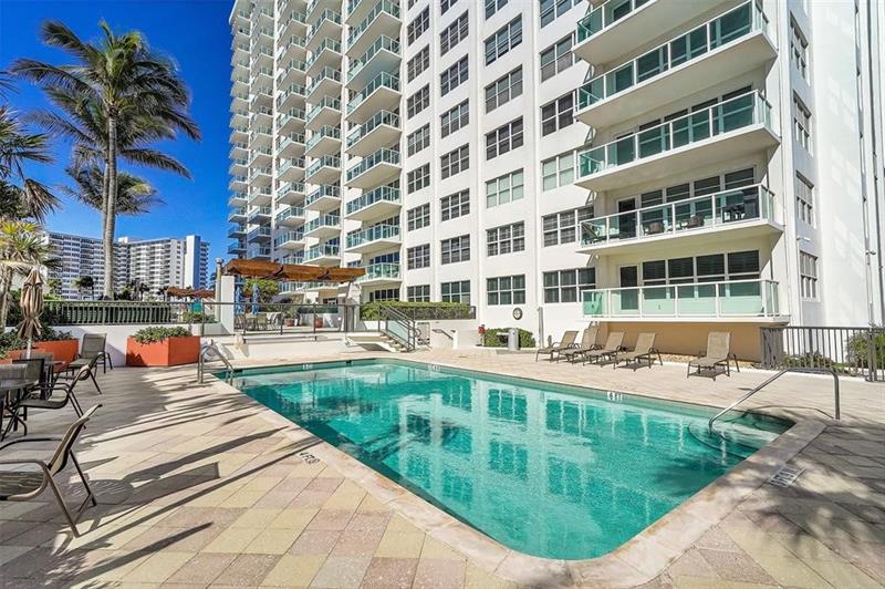 Image 34 of 40 For 3550 Galt Ocean Dr  102
