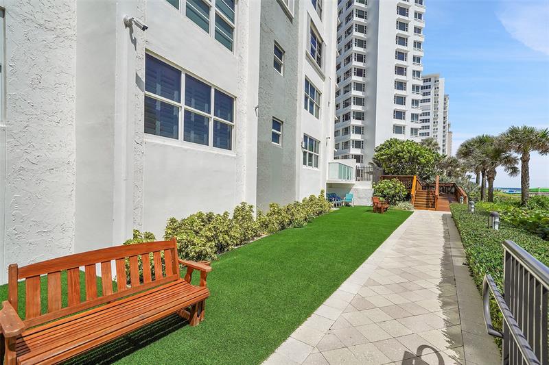 Image 36 of 40 For 3550 Galt Ocean Dr  102