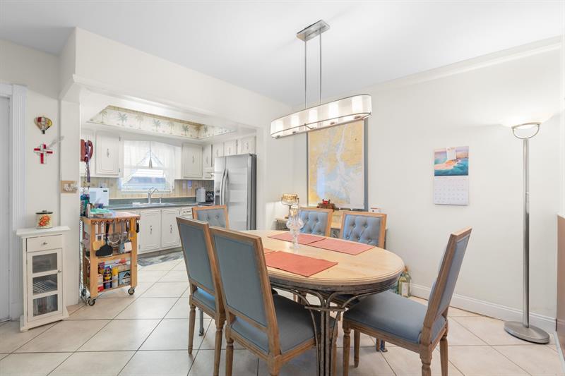 Image 11 of 21 For 100 6th Ave  304