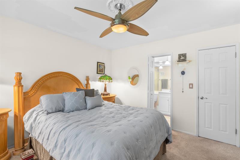 Image 16 of 21 For 100 6th Ave  304