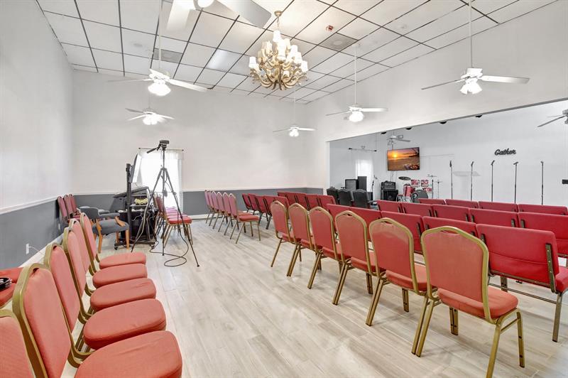 Image 27 of 76 For 4505 103rd Ave