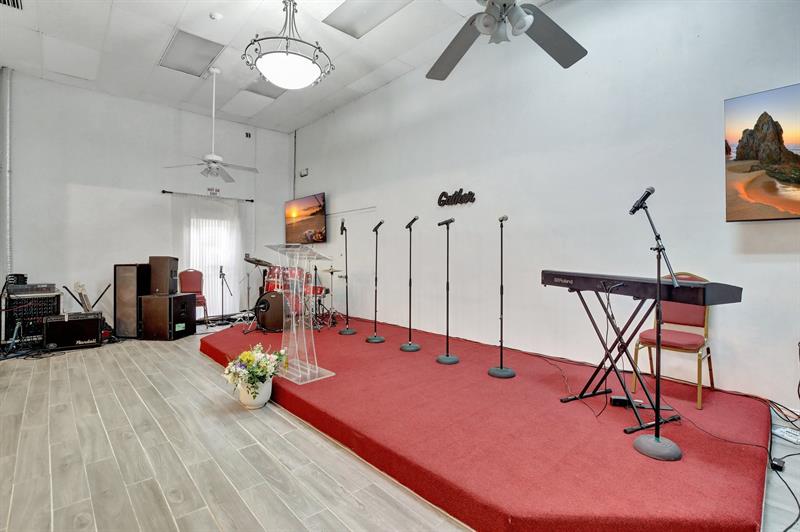 Image 32 of 76 For 4505 103rd Ave