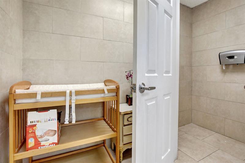 Image 39 of 76 For 4505 103rd Ave