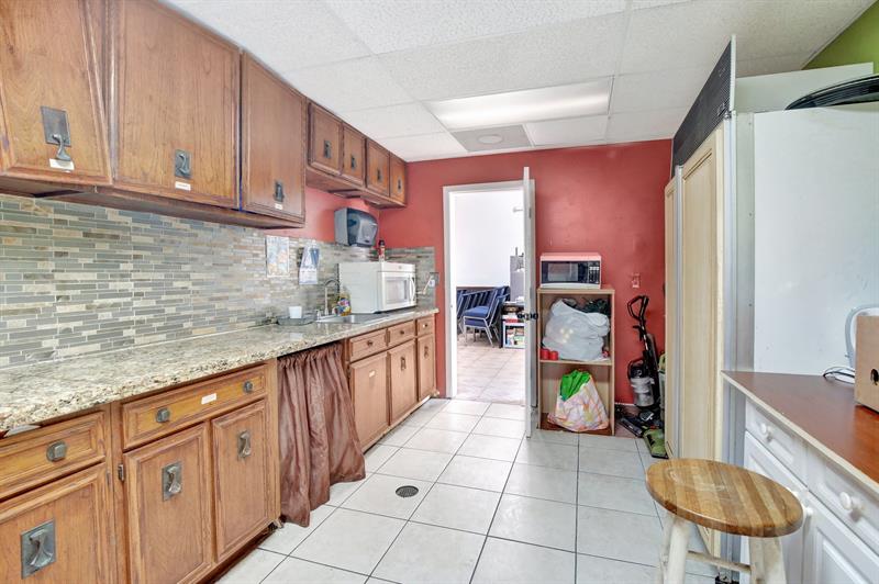 Image 43 of 76 For 4505 103rd Ave