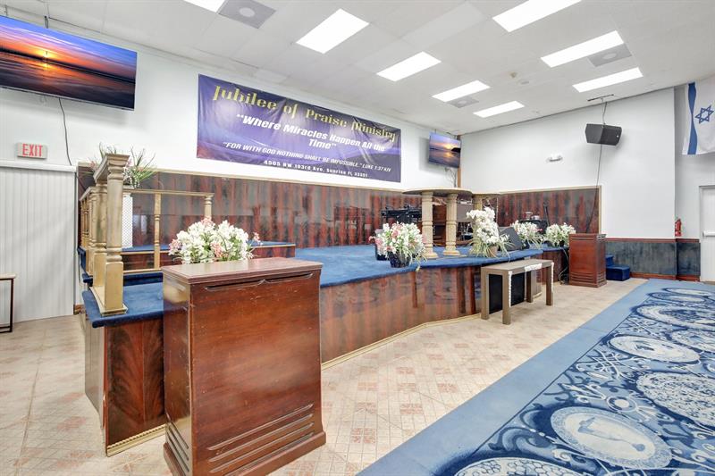 Image 54 of 76 For 4505 103rd Ave