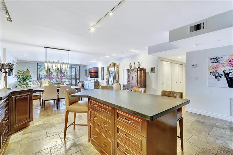 Image 12 of 70 For 2300 Diana  203