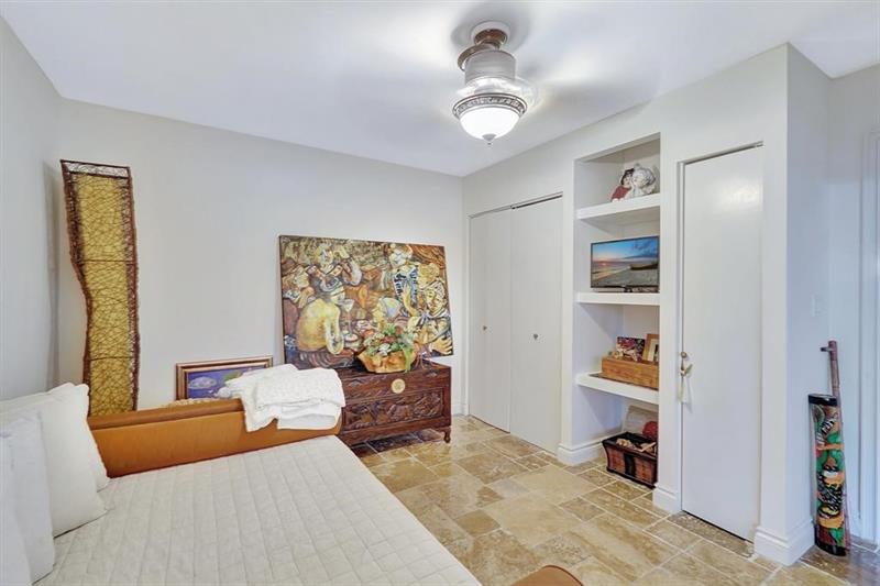 Image 16 of 70 For 2300 Diana  203