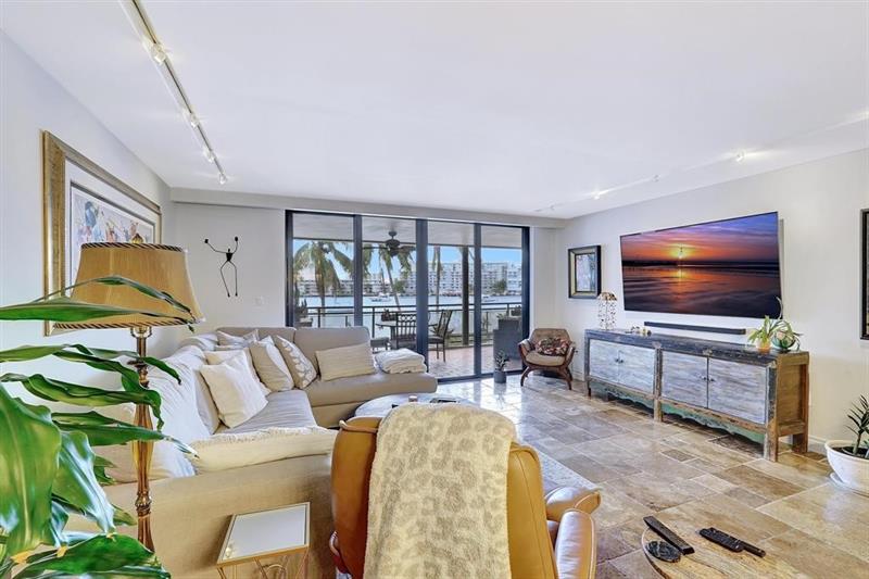 Image 21 of 70 For 2300 Diana  203