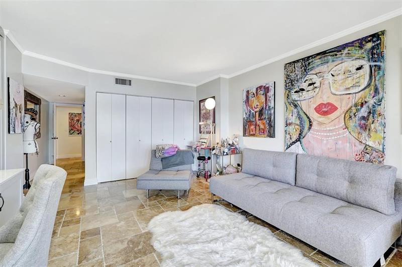 Image 41 of 70 For 2300 Diana  203