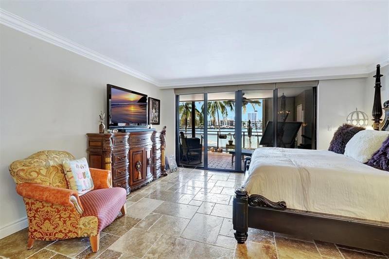 Image 48 of 70 For 2300 Diana  203