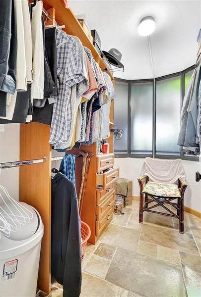 Image 51 of 70 For 2300 Diana  203