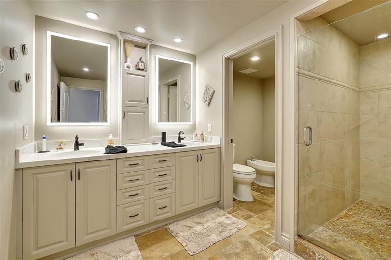 Image 52 of 70 For 2300 Diana  203