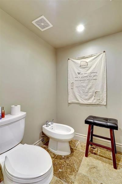 Image 55 of 70 For 2300 Diana  203