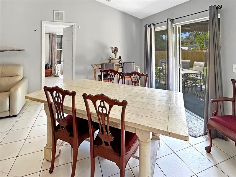 Image 18 of 25 For 3043 Banyan St