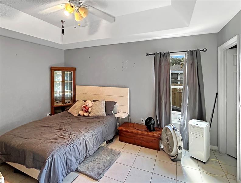 Image 19 of 25 For 3043 Banyan St