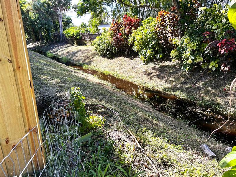 Image 9 of 25 For 3043 Banyan St