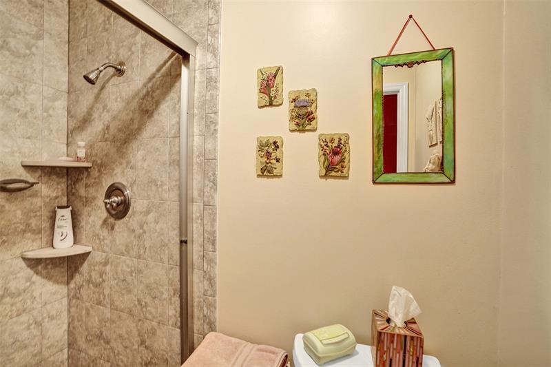 Image 14 of 21 For 2740 46th Pl