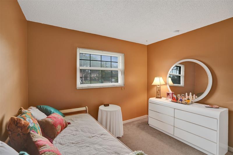 Image 15 of 21 For 2740 46th Pl