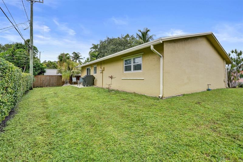 Image 19 of 21 For 2740 46th Pl