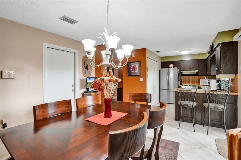 Image 4 of 21 For 2740 46th Pl