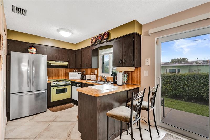 Image 7 of 21 For 2740 46th Pl