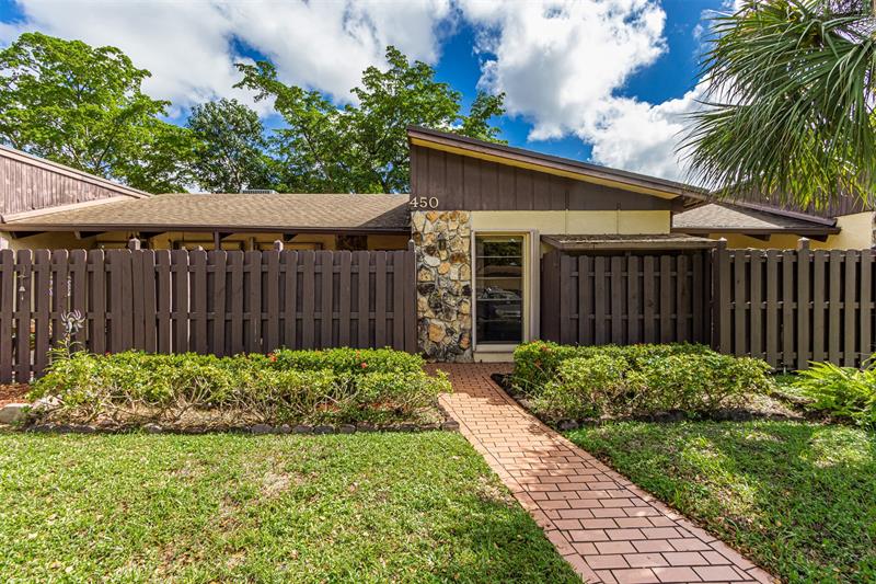 Details for 450 Briarwood Cir  2, Hollywood, FL 33024