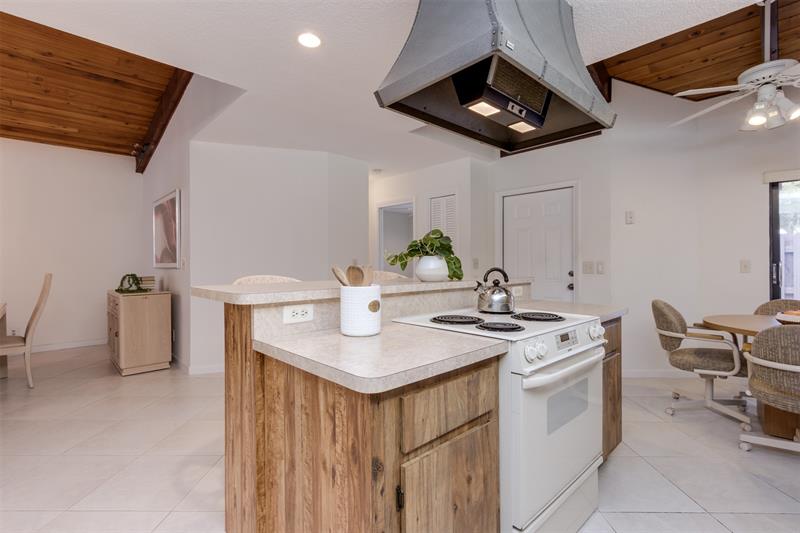 Image 10 of 56 For 450 Briarwood Cir  2