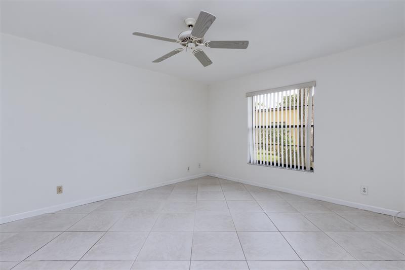 Image 21 of 56 For 450 Briarwood Cir  2