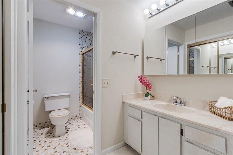 Image 26 of 56 For 450 Briarwood Cir  2
