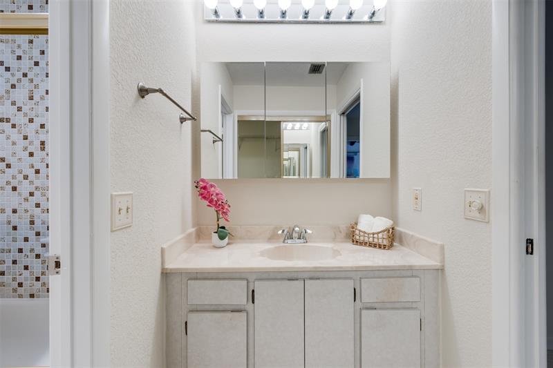 Image 29 of 56 For 450 Briarwood Cir  2