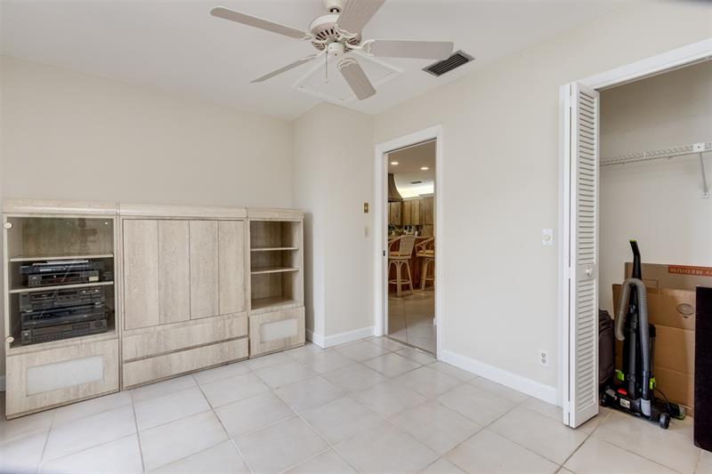 Image 32 of 56 For 450 Briarwood Cir  2