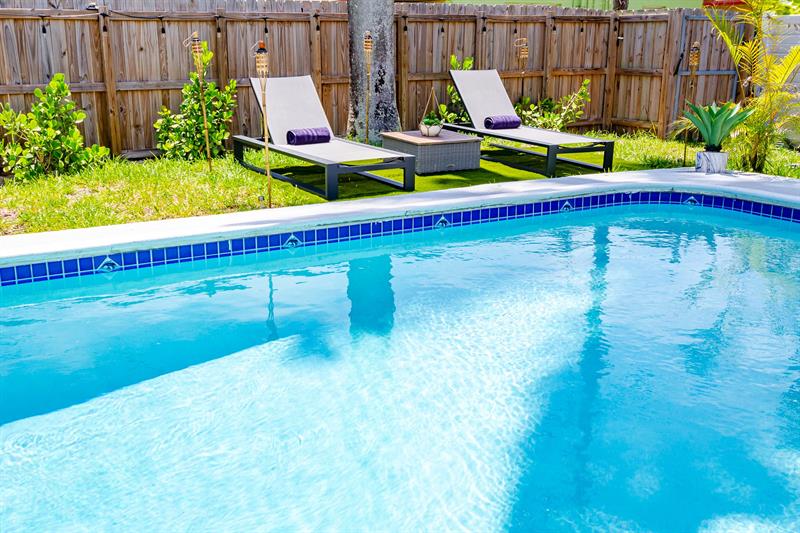 Image 8 of 33 For 1613 16th Ct