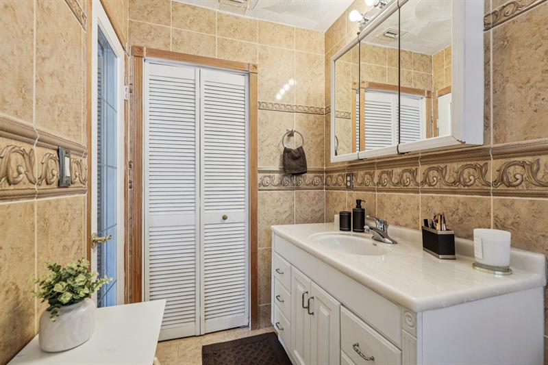 Image 27 of 70 For 5411 19th St