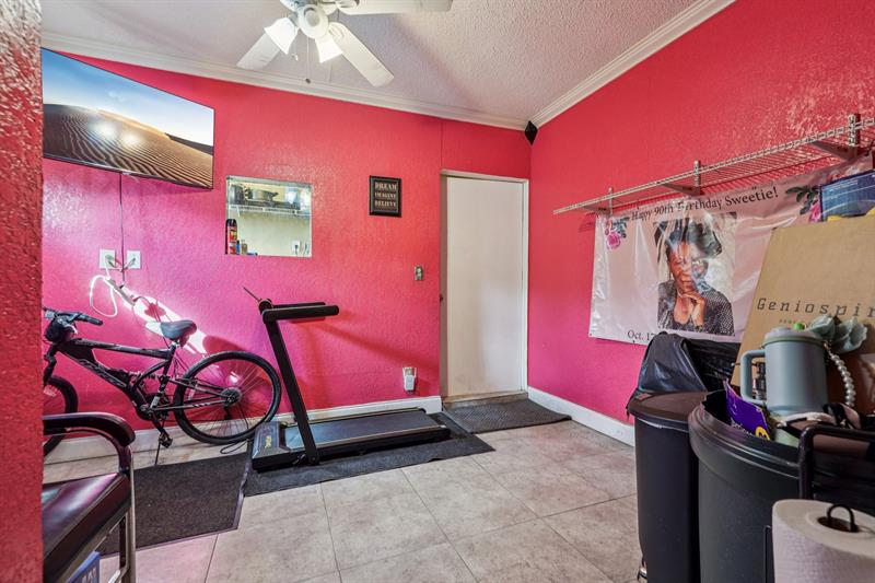 Image 43 of 70 For 5411 19th St