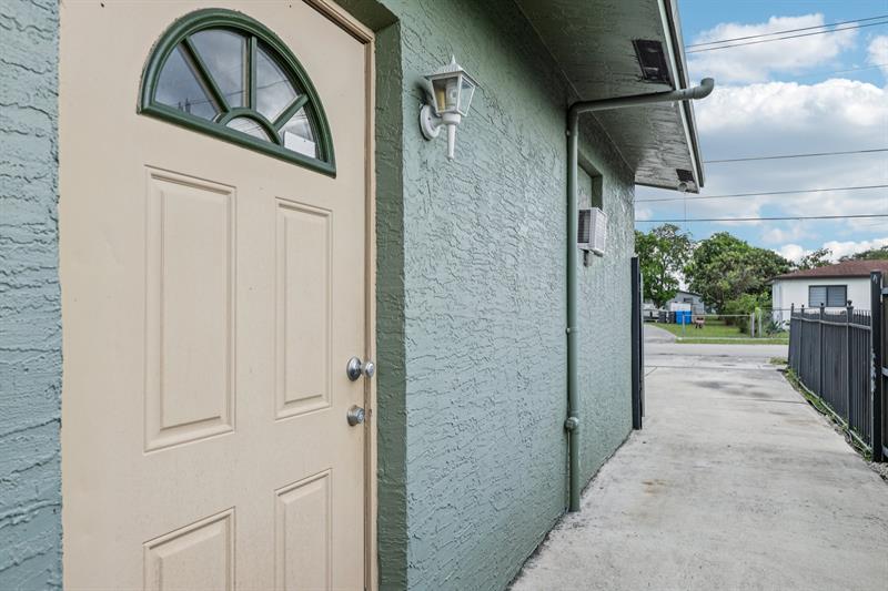 Image 47 of 70 For 5411 19th St