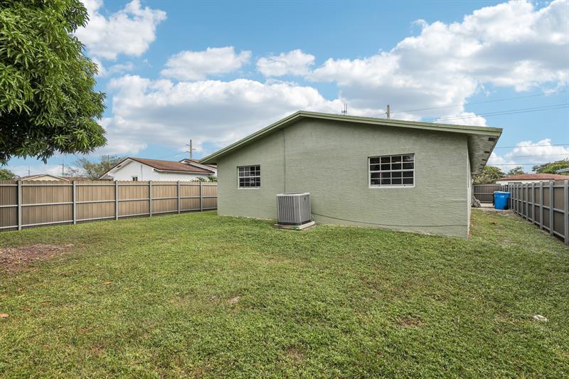 Image 54 of 70 For 5411 19th St