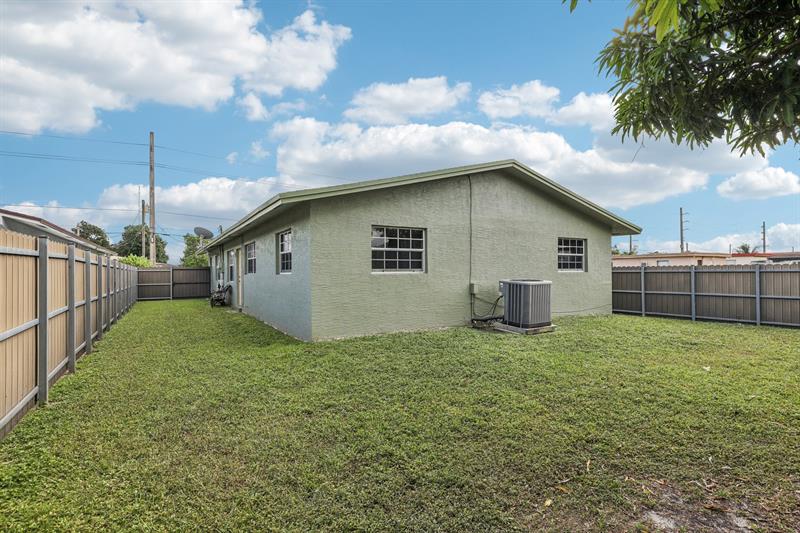 Image 56 of 70 For 5411 19th St