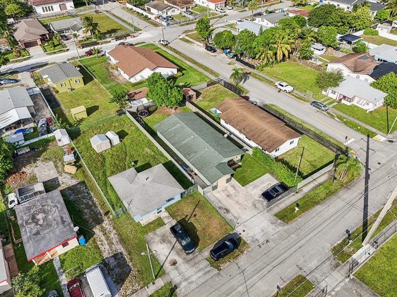 Image 62 of 70 For 5411 19th St