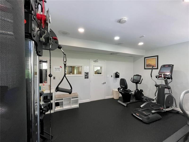 Image 18 of 19 For 2059 15th St  217